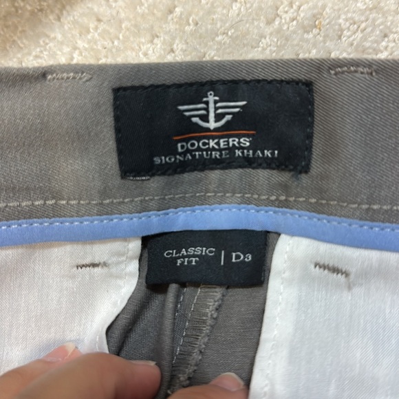 Two pair men’s Dockers dress pants - Picture 4 of 5